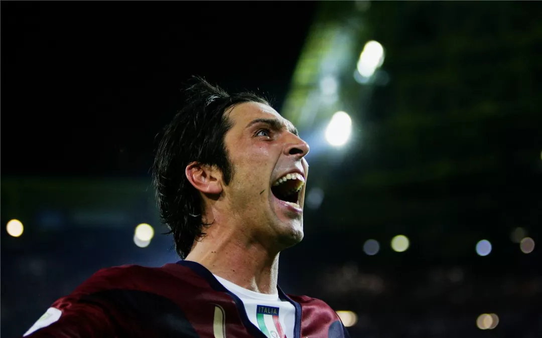 一号娱乐东海黑豹队对阵漠南鲸鲨队，羽毛球淘汰赛读秒绝平，门将神扑救主——边后卫成为亮点的简单介绍